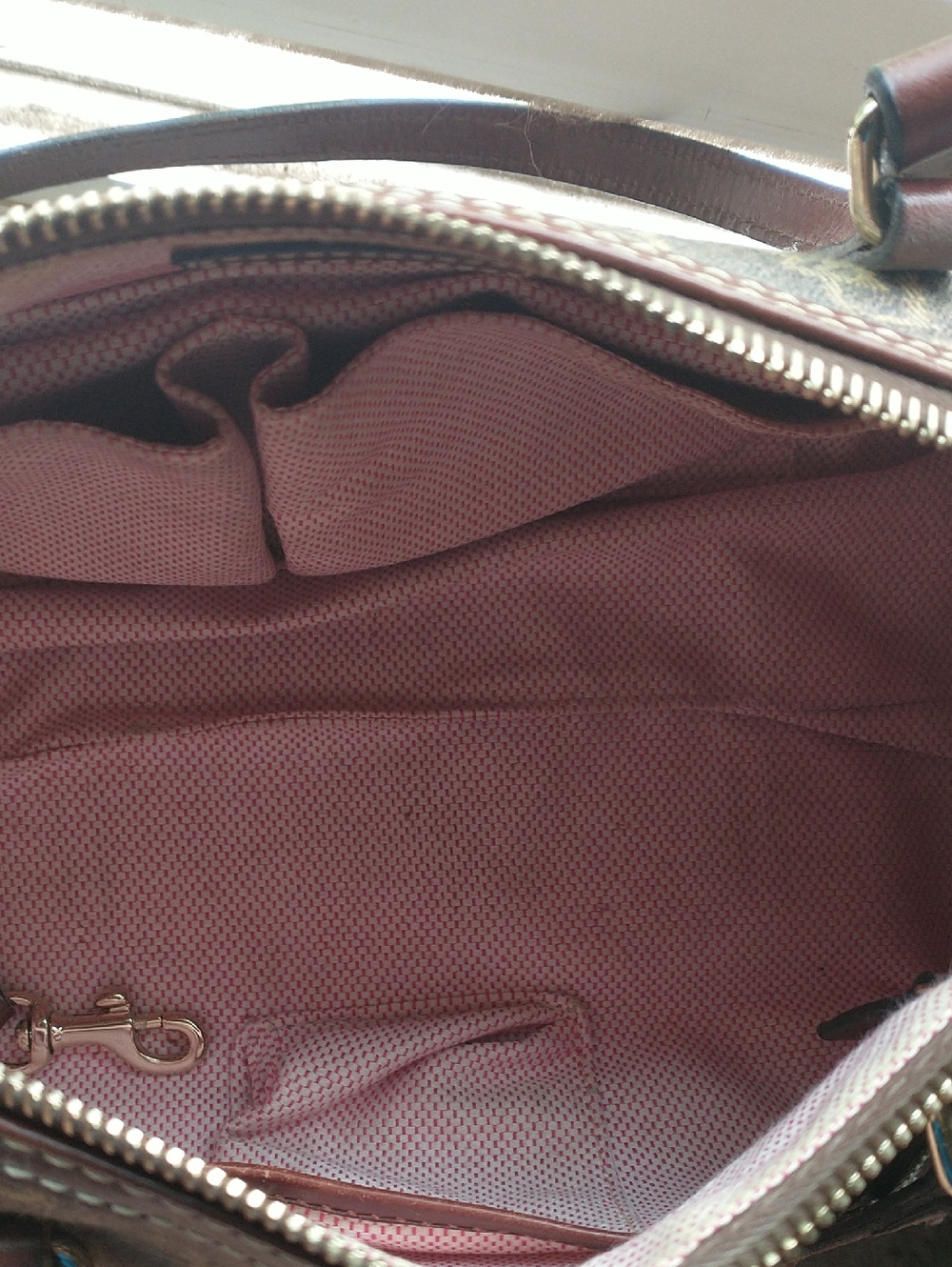 Dooney & Bourke Monogram Fabric Handbag 👜 - Picture 9 of 10